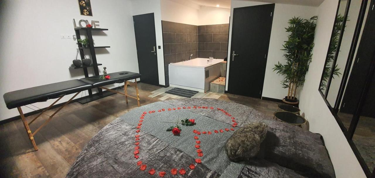 Love Rooms De La Presqu'Ile Saint-Vincent-de-Paul  外观 照片